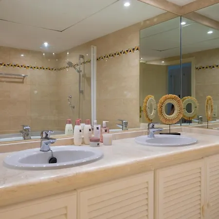 Magna Apartment *